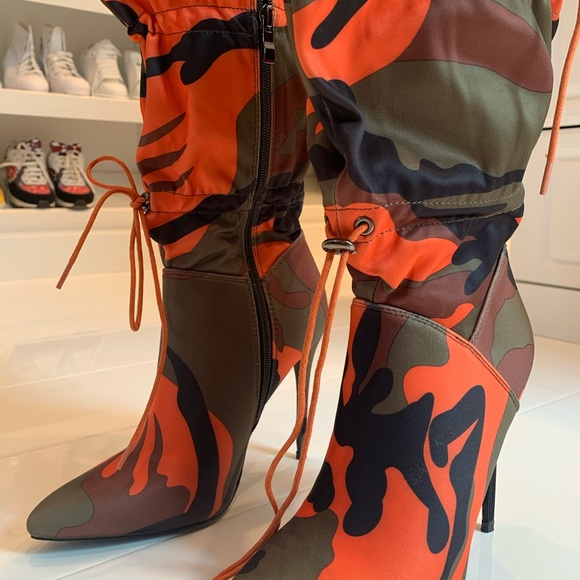 Army Fatigue Boots With A Splash 